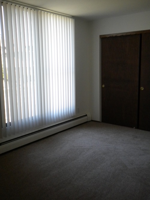 2612 N. Maryland Ave Candlelite Apartments Bieck Management